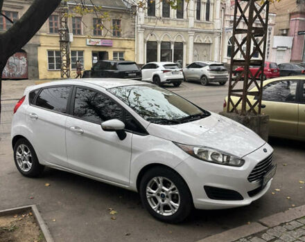 Белый Форд Фиеста, объемом двигателя 1.6 л и пробегом 123 тыс. км за 9900 $, фото 1 на Automoto.ua
