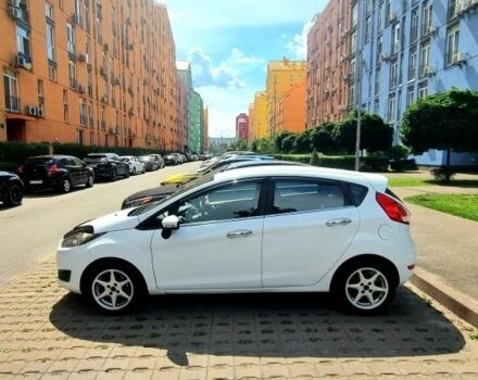 Білий Форд Фієста, об'ємом двигуна 1 л та пробігом 57 тис. км за 7450 $, фото 1 на Automoto.ua