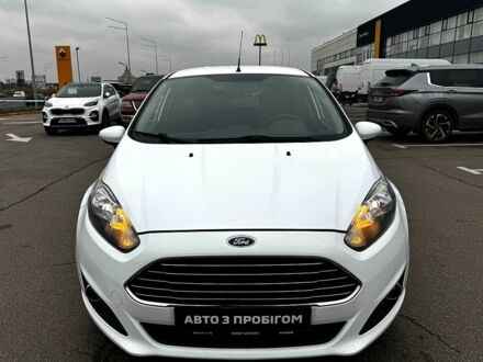 Форд Фиеста 2015 в Киеве на Automoto.ua Белый Форд Фиеста, объемом двигателя 10 л и пробегом 110 тыс. км за 9027 $, фото 1 на Automoto.ua
