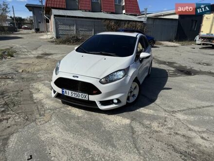Форд Фієста 2015 у Києві на Automoto.ua Білий Форд Фієста, об'ємом двигуна 1.6 л та пробігом 161 тис. км за 7999 $, фото 1 на Automoto.ua