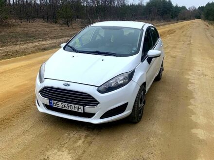 Форд Фиеста 2015 в Николаеве на Automoto.ua Белый Форд Фиеста, объемом двигателя 1.6 л и пробегом 300 тыс. км за 7000 $, фото 1 на Automoto.ua
