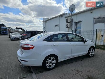 Білий Форд Фієста, об'ємом двигуна 1.6 л та пробігом 70 тис. км за 7800 $, фото 1 на Automoto.ua