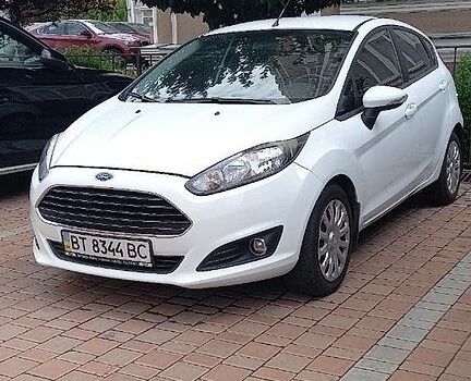 Белый Форд Фиеста, объемом двигателя 1 л и пробегом 60 тыс. км за 7800 $, фото 1 на Automoto.ua