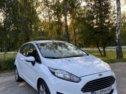 Форд Фиеста 2015 в Лубнах на Automoto.ua Белый Форд Фиеста, объемом двигателя 1 л и пробегом 88 тыс. км за 7800 $, фото 1 на Automoto.ua
