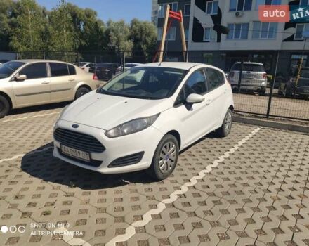 Білий Форд Фієста, об'ємом двигуна 1 л та пробігом 129 тис. км за 6500 $, фото 1 на Automoto.ua