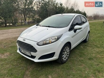 Белый Форд Фиеста, объемом двигателя 1 л и пробегом 146 тыс. км за 6350 $, фото 1 на Automoto.ua