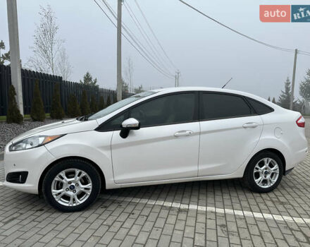 Белый Форд Фиеста, объемом двигателя 1.6 л и пробегом 160 тыс. км за 8000 $, фото 1 на Automoto.ua