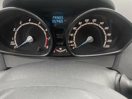 Белый Форд Фиеста, объемом двигателя 1 л и пробегом 57 тыс. км за 10000 $, фото 1 на Automoto.ua