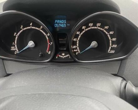 Білий Форд Фієста, об'ємом двигуна 1 л та пробігом 57 тис. км за 10000 $, фото 1 на Automoto.ua