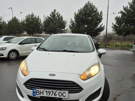 Белый Форд Фиеста, объемом двигателя 1.6 л и пробегом 132 тыс. км за 5000 $, фото 1 на Automoto.ua