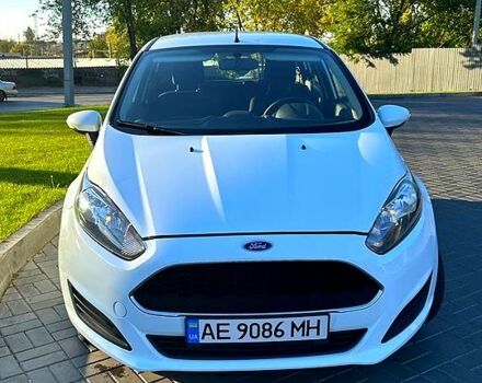 Белый Форд Фиеста, объемом двигателя 1 л и пробегом 9800 тыс. км за 6990 $, фото 1 на Automoto.ua