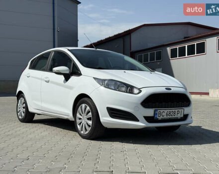 Форд Фиеста 2016 в Львове на Automoto.ua Белый Форд Фиеста, объемом двигателя 1.24 л и пробегом 317 тыс. км за 5700 $, фото 1 на Automoto.ua