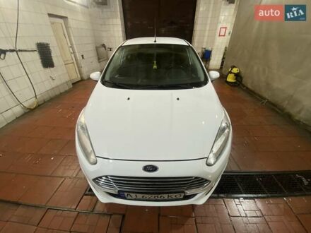 Белый Форд Фиеста, объемом двигателя 1 л и пробегом 170 тыс. км за 7300 $, фото 1 на Automoto.ua