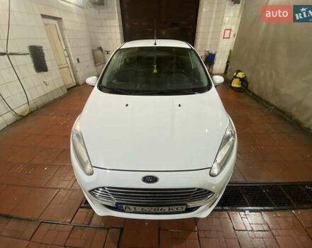 Білий Форд Фієста, об'ємом двигуна 1 л та пробігом 170 тис. км за 7300 $, фото 1 на Automoto.ua