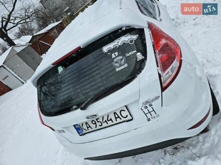 Білий Форд Фієста, об'ємом двигуна 1 л та пробігом 78 тис. км за 8500 $, фото 1 на Automoto.ua