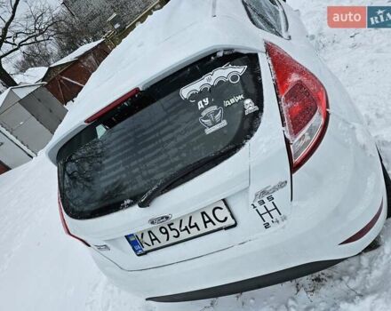Белый Форд Фиеста, объемом двигателя 1 л и пробегом 78 тыс. км за 8500 $, фото 1 на Automoto.ua