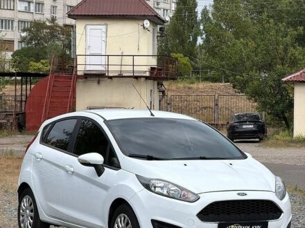 Белый Форд Фиеста, объемом двигателя 1.39 л и пробегом 159 тыс. км за 6000 $, фото 1 на Automoto.ua