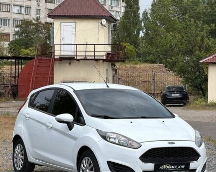 Білий Форд Фієста, об'ємом двигуна 1.39 л та пробігом 159 тис. км за 6000 $, фото 1 на Automoto.ua