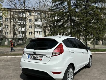 Форд Фиеста 2016 в Каменское - Днепродзержинск на Automoto.ua Белый Форд Фиеста, объемом двигателя 1.2 л и пробегом 82 тыс. км за 7300 $, фото 1 на Automoto.ua
