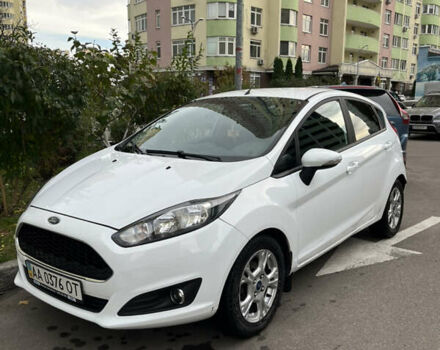 Білий Форд Фієста, об'ємом двигуна 1 л та пробігом 127 тис. км за 7499 $, фото 1 на Automoto.ua
