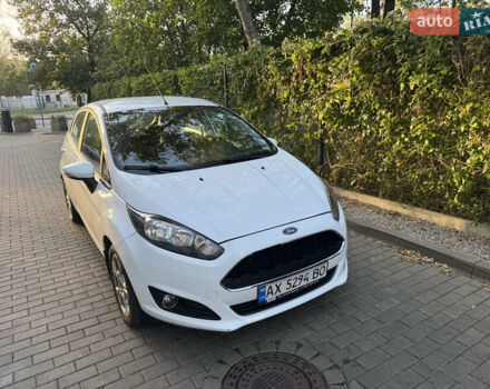 Білий Форд Фієста, об'ємом двигуна 1 л та пробігом 40 тис. км за 10000 $, фото 1 на Automoto.ua