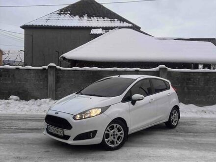 Білий Форд Фієста, об'ємом двигуна 1 л та пробігом 143 тис. км за 8500 $, фото 1 на Automoto.ua