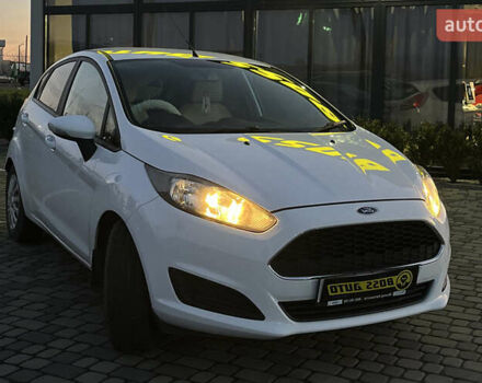 Белый Форд Фиеста, объемом двигателя 1 л и пробегом 120 тыс. км за 8300 $, фото 1 на Automoto.ua