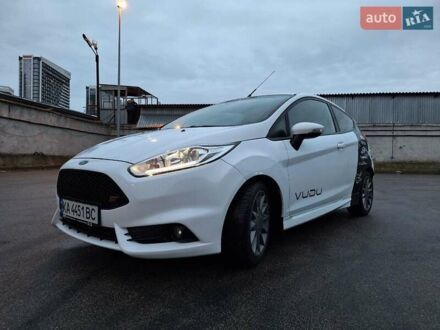 Форд Фиеста 2016 в Киеве на Automoto.ua Белый Форд Фиеста, объемом двигателя 1.6 л и пробегом 108 тыс. км за 9599 $, фото 1 на Automoto.ua