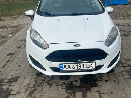 Форд Фиеста 2016 в Павлограде на Automoto.ua Белый Форд Фиеста, объемом двигателя 1.6 л и пробегом 247 тыс. км за 5699 $, фото 1 на Automoto.ua