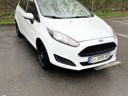Форд Фиеста 2016 в Каменце-Подольском на Automoto.ua Белый Форд Фиеста, объемом двигателя 1.24 л и пробегом 160 тыс. км за 6399 $, фото 1 на Automoto.ua
