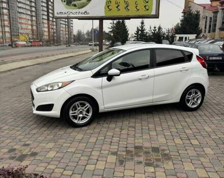 Білий Форд Фієста, об'ємом двигуна 1.6 л та пробігом 134 тис. км за 9500 $, фото 1 на Automoto.ua