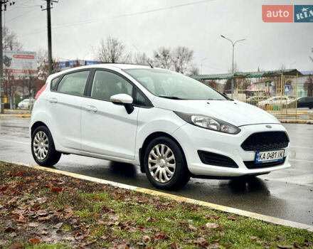 Білий Форд Фієста, об'ємом двигуна 1 л та пробігом 132 тис. км за 7500 $, фото 1 на Automoto.ua