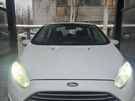 Білий Форд Фієста, об'ємом двигуна 1.6 л та пробігом 144 тис. км за 8500 $, фото 1 на Automoto.ua