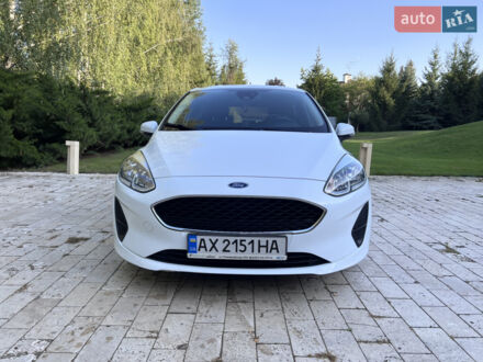 Белый Форд Фиеста, объемом двигателя 1 л и пробегом 95 тыс. км за 9700 $, фото 1 на Automoto.ua