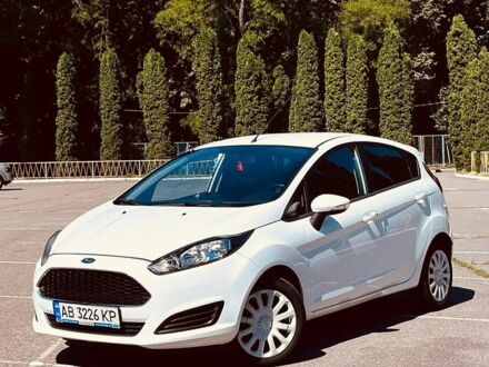 Білий Форд Фієста, об'ємом двигуна 1.25 л та пробігом 48 тис. км за 8390 $, фото 1 на Automoto.ua