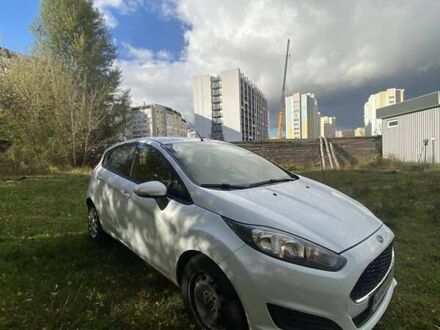 Форд Фиеста 2017 в Вишневом на Automoto.ua Белый Форд Фиеста, объемом двигателя 1 л и пробегом 121 тыс. км за 8700 $, фото 1 на Automoto.ua