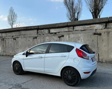 Білий Форд Фієста, об'ємом двигуна 1.2 л та пробігом 120 тис. км за 6400 $, фото 1 на Automoto.ua