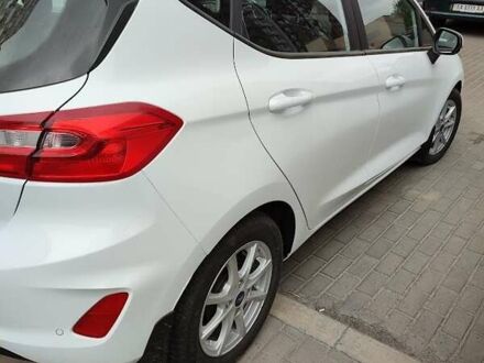 Белый Форд Фиеста, объемом двигателя 1 л и пробегом 67 тыс. км за 10500 $, фото 1 на Automoto.ua