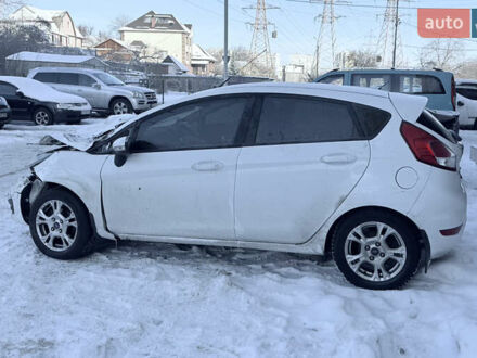 Білий Форд Фієста, об'ємом двигуна 1 л та пробігом 96 тис. км за 3900 $, фото 1 на Automoto.ua