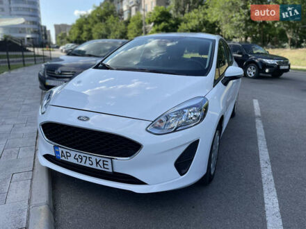 Форд Фиеста 2018 в Запорожье на Automoto.ua Белый Форд Фиеста, объемом двигателя 1.08 л и пробегом 134 тыс. км за 9999 $, фото 1 на Automoto.ua