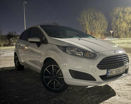 Белый Форд Фиеста, объемом двигателя 1.6 л и пробегом 70 тыс. км за 9000 $, фото 1 на Automoto.ua