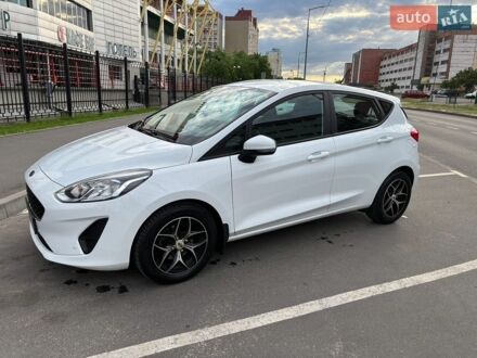 Белый Форд Фиеста, объемом двигателя 1 л и пробегом 122 тыс. км за 8800 $, фото 1 на Automoto.ua