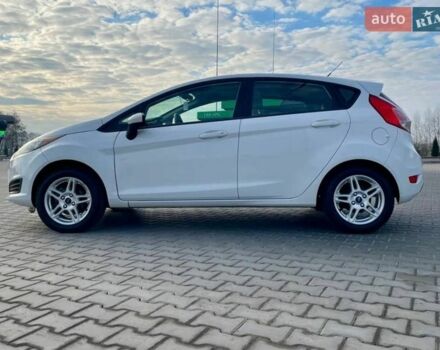 Белый Форд Фиеста, объемом двигателя 1.6 л и пробегом 65 тыс. км за 10500 $, фото 1 на Automoto.ua