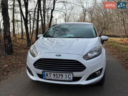 Білий Форд Фієста, об'ємом двигуна 1.6 л та пробігом 128 тис. км за 8400 $, фото 1 на Automoto.ua