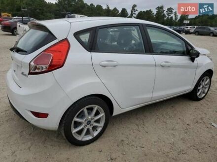 Білий Форд Фієста, об'ємом двигуна 1.6 л та пробігом 140 тис. км за 5800 $, фото 1 на Automoto.ua