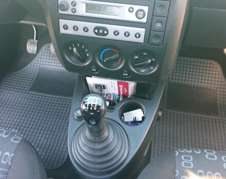 Бежевый Форд Фиеста, объемом двигателя 1.3 л и пробегом 153 тыс. км за 2700 $, фото 6 на Automoto.ua