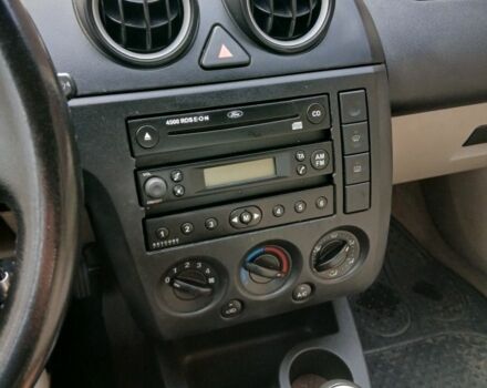 Бежевый Форд Фиеста, объемом двигателя 1.4 л и пробегом 314 тыс. км за 2021 $, фото 5 на Automoto.ua