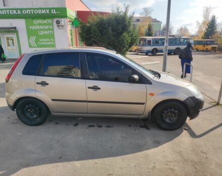 Форд Фиеста 2004 в Шостке на Automoto.ua Бежевый Форд Фиеста, объемом двигателя 1.3 л и пробегом 350 тыс. км за 3500 $, фото 1 на Automoto.ua