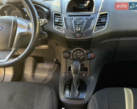 Бежевый Форд Фиеста, объемом двигателя 1 л и пробегом 99 тыс. км за 8100 $, фото 5 на Automoto.ua