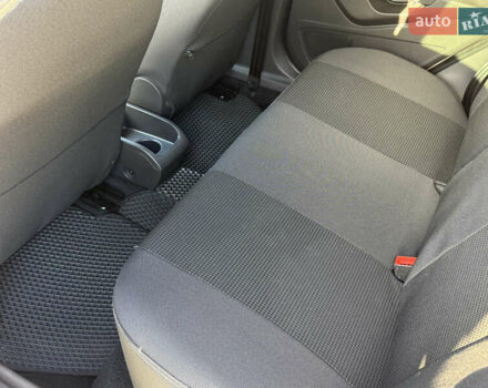 Бежевый Форд Фиеста, объемом двигателя 1 л и пробегом 99 тыс. км за 8100 $, фото 3 на Automoto.ua